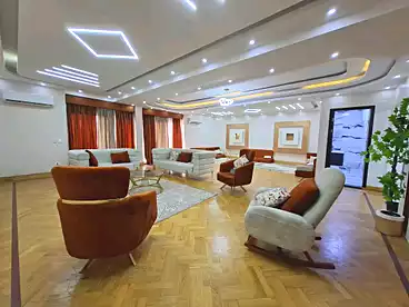 شقق للبيع في شارع جامعة الدول العربية، المهندسين، 300 متر