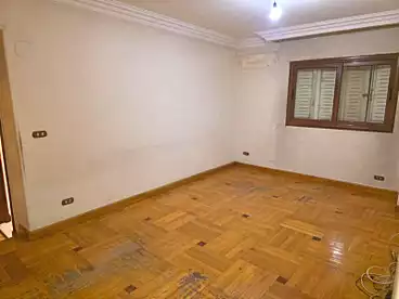 في شارع مكرم عبيد، مدينة نصر، 300 متر