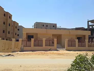 في امتداد غرب الجولف، غرب الجولف، 865 متر