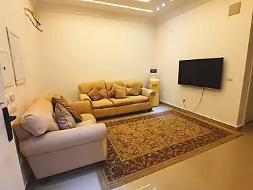 شقة بحديقة للإيجار في شارع علي محمود طه، النرجس 2، 100 متر