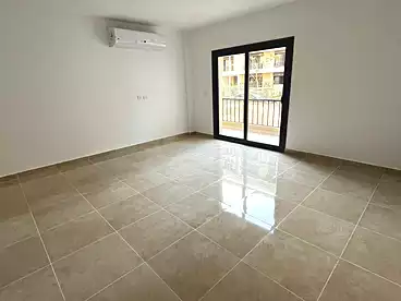 Apartment with Garden For rent in Fifth Square Compound - AlMarasem, Compounds in New Cairo, 90 sqm