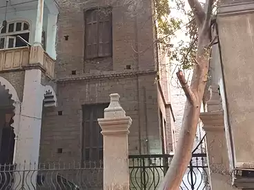 Building For sale in Abdou Basha, El Abbasiya, 355 sqm