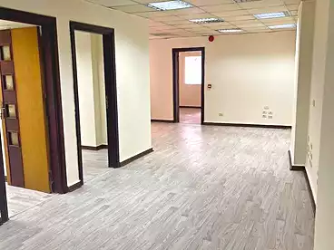 في أبراج عثمان، شارع كورنيش المعادي، 1000 متر
