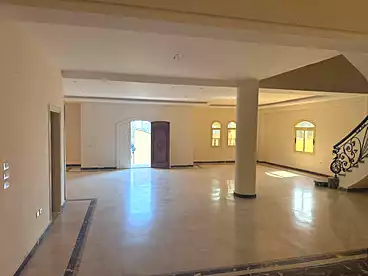 في شارع التسعين الشمالي، شارع التسعين، 340 متر