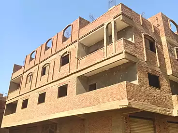 عمارات للبيع في المنيب، الجيزة، 200 متر