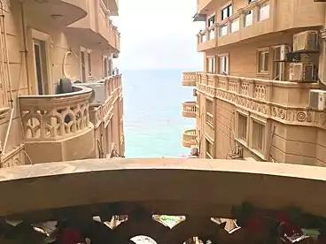 شقق للبيع في المندرة بحري، المندرة، 225 متر
