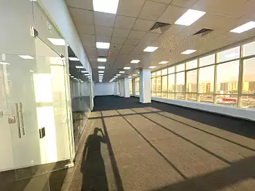Administrative For rent in Northern 90th St., 90th Street, 360 sqm