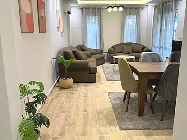 شقة بحديقة للإيجار في مدينتي - بي 3، المنطقه الثالثه عمارات، 124 متر