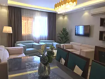 شقق للبيع في التسعين: بين صينية ماونتن فيو والجامعة الأمريكية، شارع التسعين، 200 متر