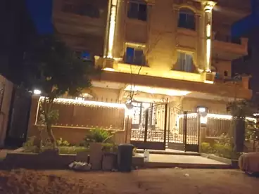 Private للبيع في شارع عمار بن ياسر، جنوب الاكاديميه (أ)، 350 متر