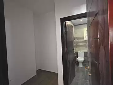 Apartments For rent in Northern 90th St., 90th Street, 220 sqm