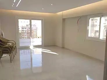 للبيع في شارع أحمد فخري، مدينة نصر، 232 متر