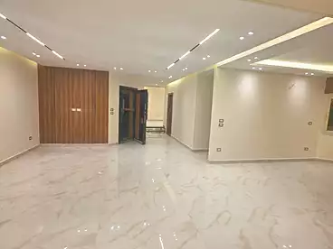 شقق للبيع في شارع عمر لطفي، المنطقة الثامنة، 250 متر