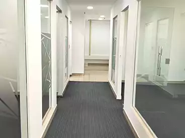 Administrative For rent in Northern 90th St., 90th Street, 220 sqm