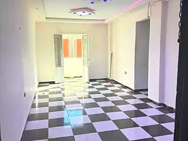 شقق للبيع في اسكوت، ميامي الجديدة، 100 متر
