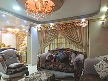 شقق للبيع في شارع أحمد الزمر، المنطقة الثامنة، 250 متر