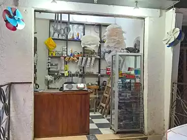 محلات للبيع في شارع الجبل، المندرة، 12 متر
