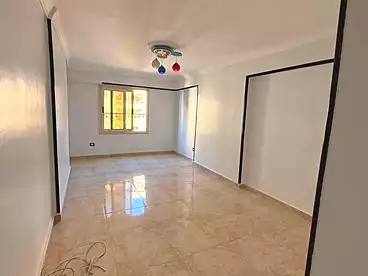 Apartments For sale in Gamal Abdel Nasser St., El Mandara, 165 sqm