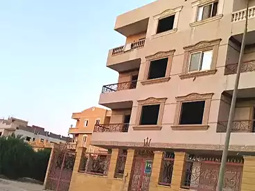 شقق للبيع في شارع السنترال، المجاورة الأولى، 225 متر