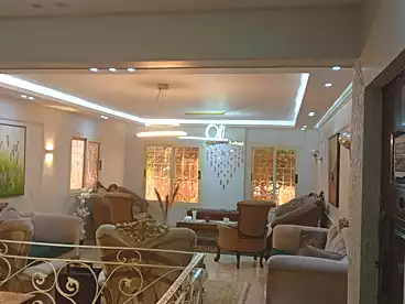 دوبلكس بحديقة للبيع في شارع الشيخ محمد النادي، جنوب الاكاديميه (و)، 400 متر