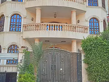 مباني للبيع في شارع المعهد، الحي الأول، 468 متر
