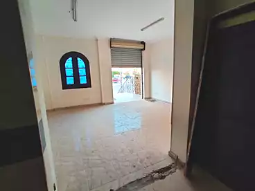 مباني للبيع في المجاورة الرابعة، الحي السادس، 580 متر