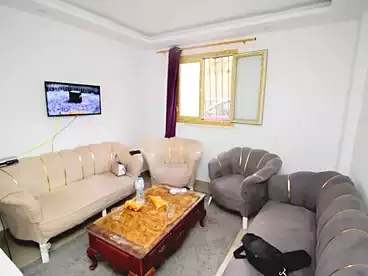 شقق للبيع في شارع أدفو، كامب شيزار، 90 متر