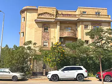 Private For sale in El Shaheed Mohammed Makkawi St., Neighbourhood 9, 200 sqm