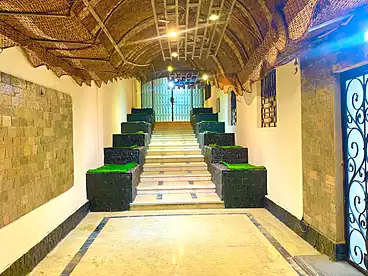 إداري للإيجار في شارع رقم 1، الحي الرابع، 400 متر