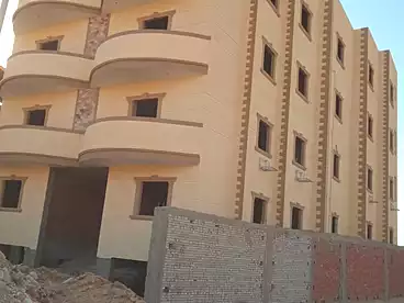 عمارات للبيع في مسلسل 3، حدائق أكتوبر، 1360 متر