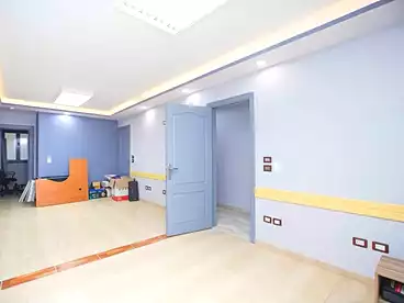 Administrative For rent in Ganaklis, Alexandria, 310 sqm