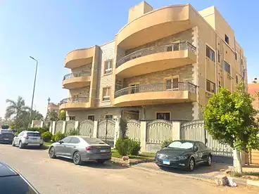 عقارات للبيع في محور مصطفي كامل، التجمع الاول، 450 متر