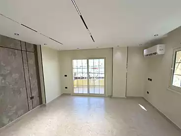 Apartments For sale in Tenth Neighborhood, Zahraa El Maadi, 200 sqm