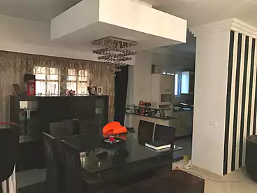 Private للبيع في شارع عبد الرحمن الرافعي، النرجس عمارات، 180 متر