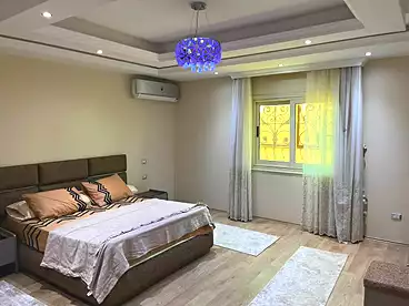 شقق للإيجار في شارع عمر مكرم، النرجس 8، 250 متر