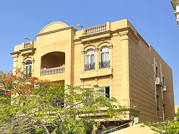 إداري للبيع في شارع صدقي سليمان، جنوب الاكاديميه (ج)، 210 متر