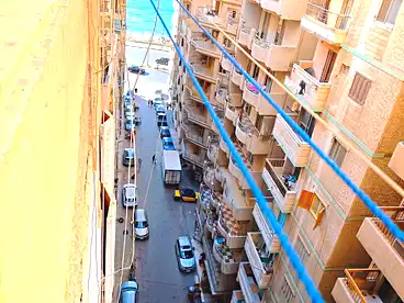 شقق للبيع في طريق الجيش، المندرة، 100 متر