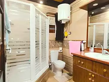 شقق للبيع في البيطاش، العجمي، 200 متر