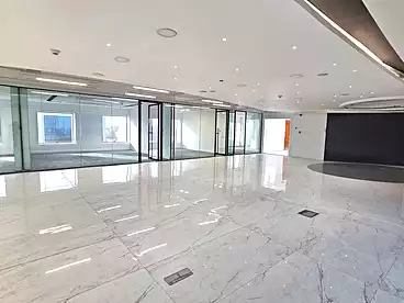 Administrative For rent in Northern 90th St., 90th Street, 600 sqm