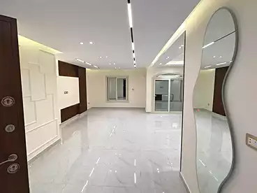 For sale in Mokhlis El Alfi St., 1st Zone, 250 sqm