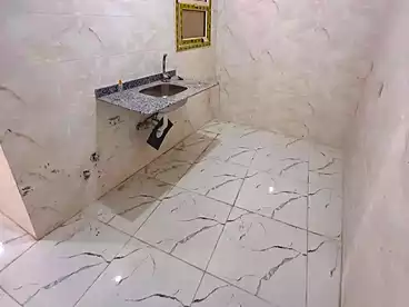 عقارات للإيجار في شارع المجزر الالي، اللبيني، 100 متر