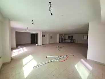 Factory For rent in Industrial Zone, New Cairo - 5th Settlement, 300 sqm