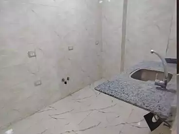 عقارات للإيجار في شارع المجزر الالي، اللبيني، 100 متر