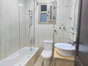 عقارات للبيع في شارع أمين خيرت الغندور، ميامي، 130 متر