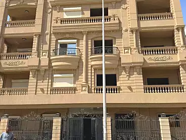 شقة بحديقة للبيع في المجاوره الثانيه، المنطقة السابعة، 300 متر
