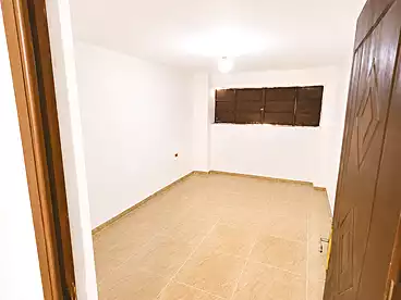 طبي للبيع في شارع شبرا، الساحل، 300 متر