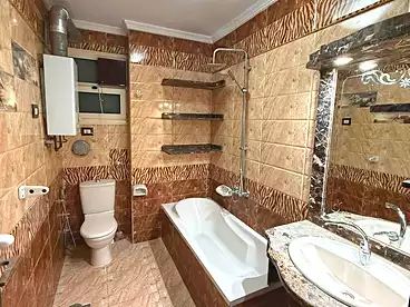 Apartments For sale in Gamal Abdel Nasser St., El Mandara, 165 sqm