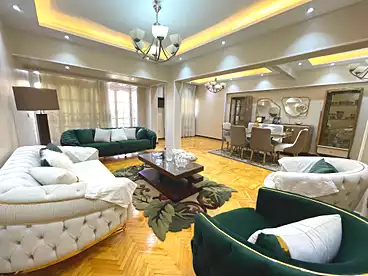 شقق للبيع في شارع أحمد عرابي، المهندسين، 160 متر