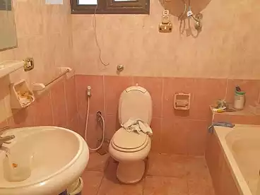 Apartments For sale in Kasr Al Quiri St, El Hanouvel, 130 sqm