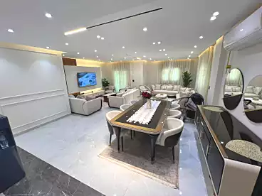 Apartments For sale in Street 70, Second Neighborhood, 220 sqm